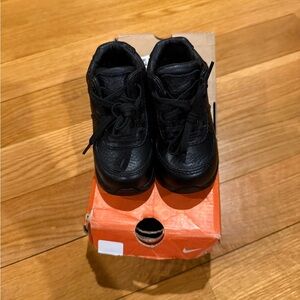 NIKE toddlers Air Max Goadome ACG boots